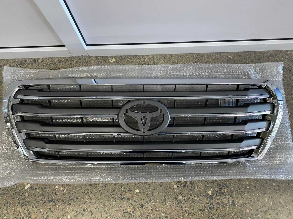 Решетка радиатора для Toyota Land Cruiser 200