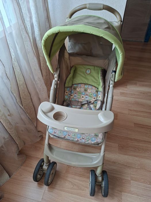 Детская прогулочная коляска