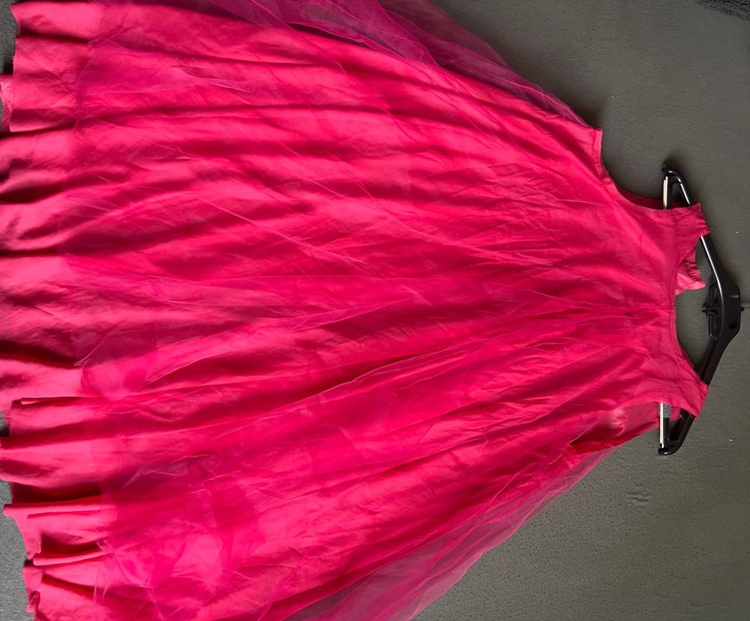 Стилна рокля с тюл