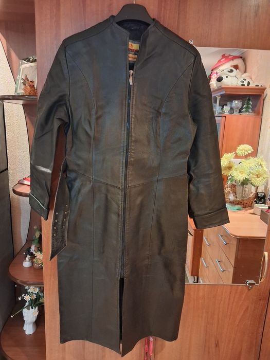 Продам коженный  плащь ,48 развер