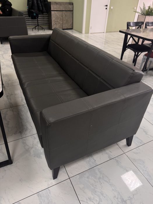 Диваны стулья столы