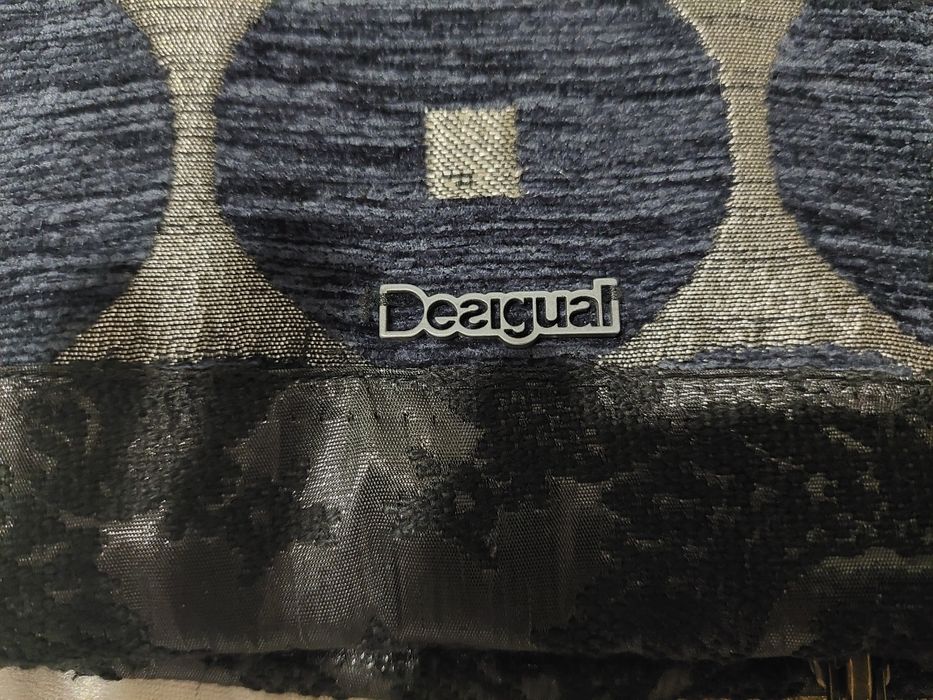 Есенно палто на марката Desigual