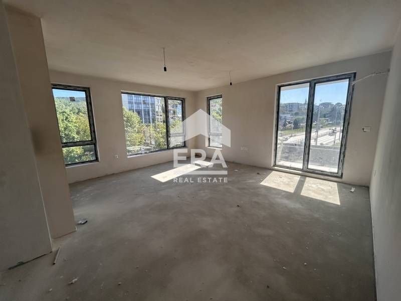 Продава се Тристаен апартамент в Варна, Възраждане 1 - 95 кв.м за 966 €/кв.м - Снимка #5