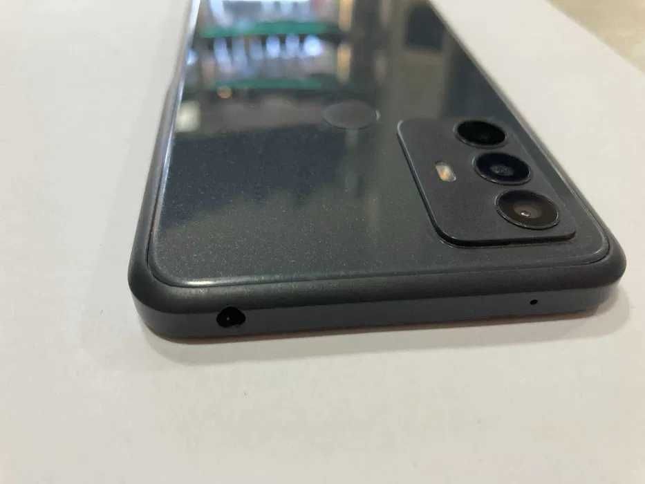 TCL 305 32GB 2GB RAM Dual