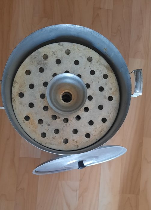 Мантоварка. 4 листа. Б/у. Недорого.