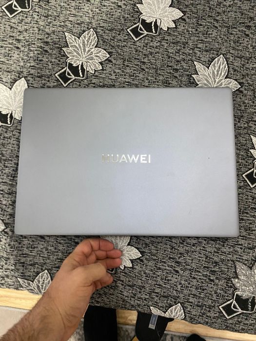 Продам ноутбук ,