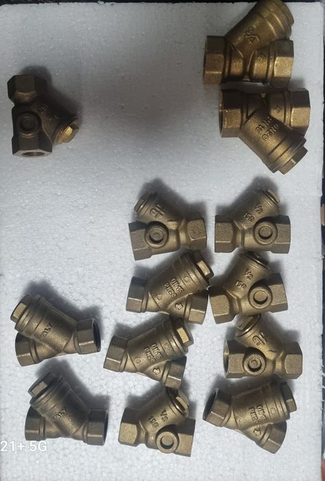 Vand lot filtre y 1/2" si 3/4".Am 10 de 1/2 ,2 de 3/4 si 1 de 3/8.