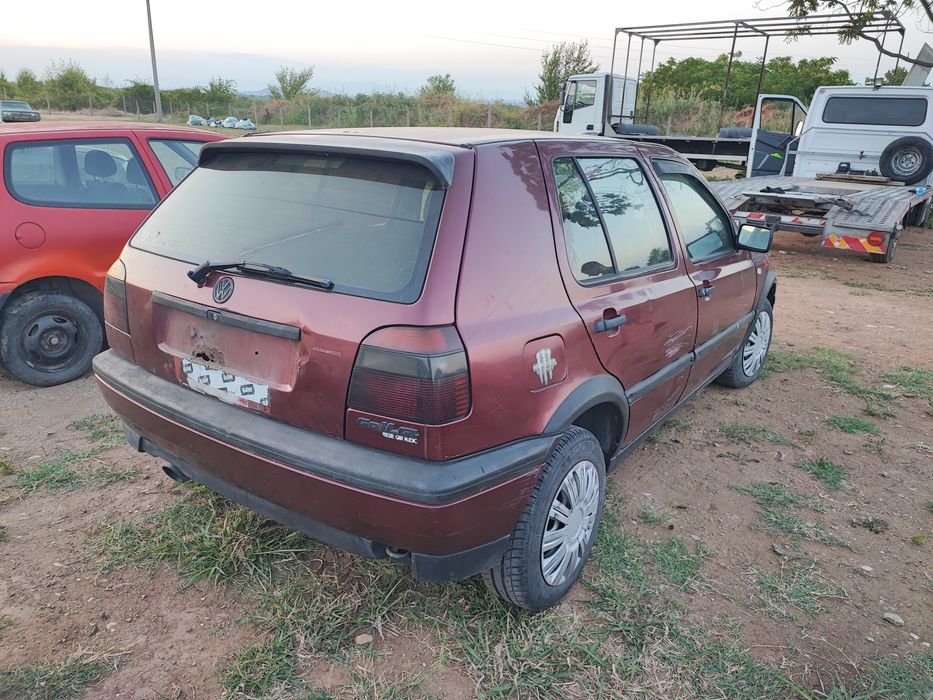 VW Golf 3 1.8 НА ЧАСТИ
