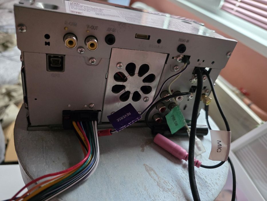 Продавам JVC KW-M785DBW