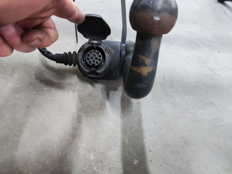 Теглич за Мерцедес Е класа W212 седан