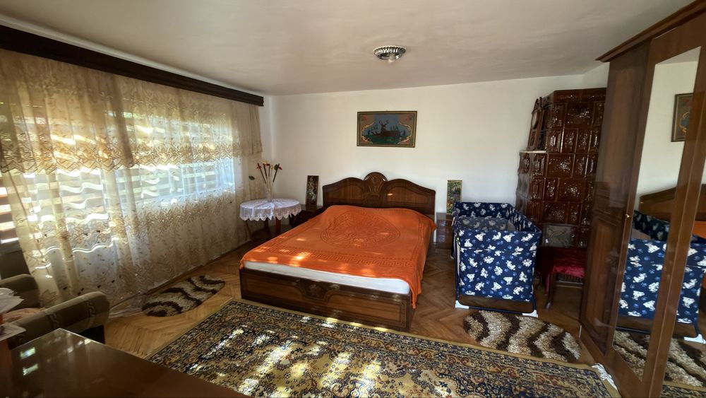Casa spatioasa in Comuna Aninoasa , sat Groserea