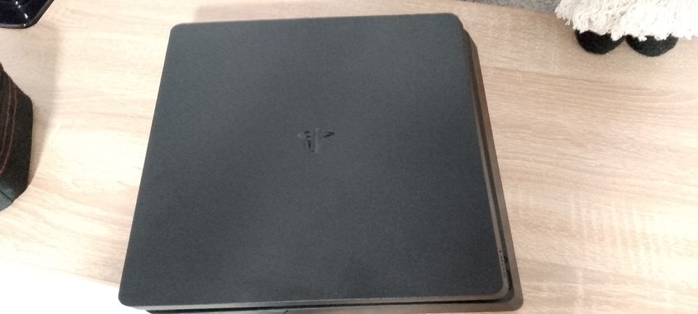 Playstation 4 slim