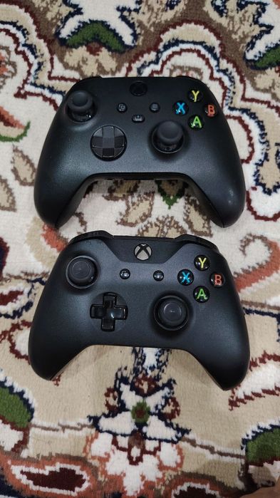 Продам Xbox series X 1 тб состояние отличное 2 джойстик