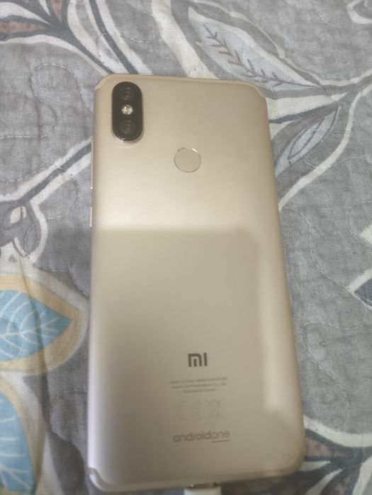 Телефон Xiaomi A2