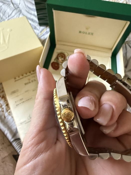 Часовник Rolex нов