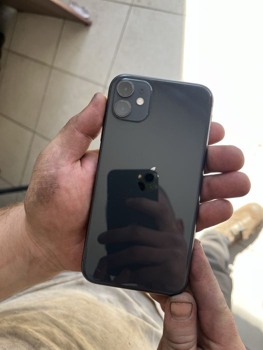 Продам Айфон 11 на 128 гб