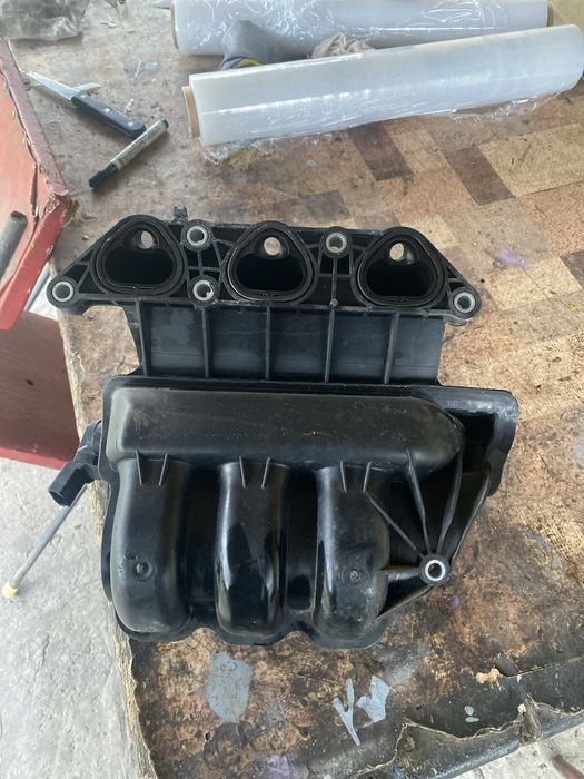 Всмукателен колектор за поло ибиза фабия 1.2 бензин