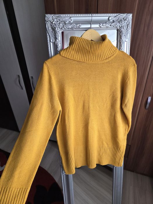 Pulovere tricotate călduroase