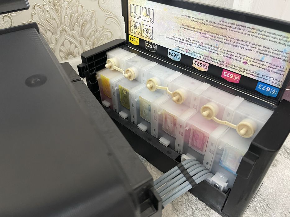 Продам 6ти цветный принтер Epson L805