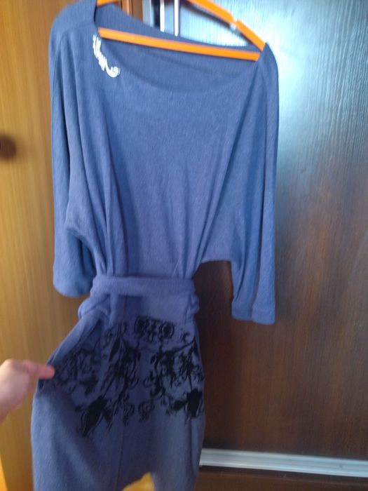 Продам  платье  размер 52