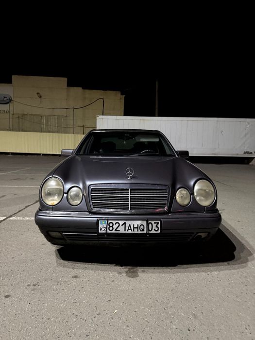 продам машину Mercedes 210