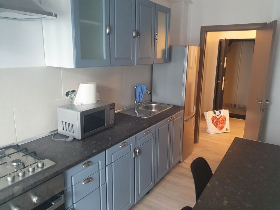 Inchiriez Apartament 2 camere complet mobilat si utilat Andrei Muresanu sud.