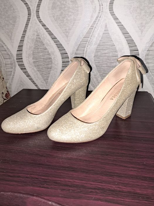 Туфли женские...