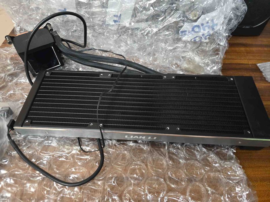 Водно охлаждане HydroShift LCD 360 Fanless  + Lian Li Uni Fans SL
