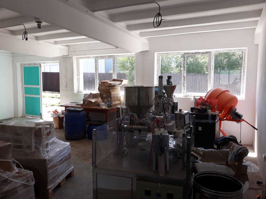 Vand hala de productie/depozitare in suprafata de 350mp, teren 600mp