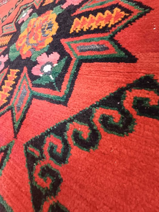 Қолдан тоқылған кілем. 1980 жылғы.