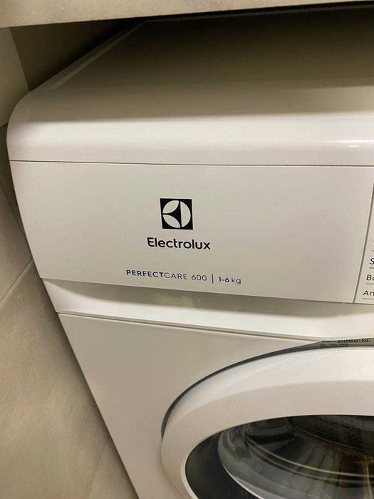 Пералня ELECTROLUX PerfectCare 600