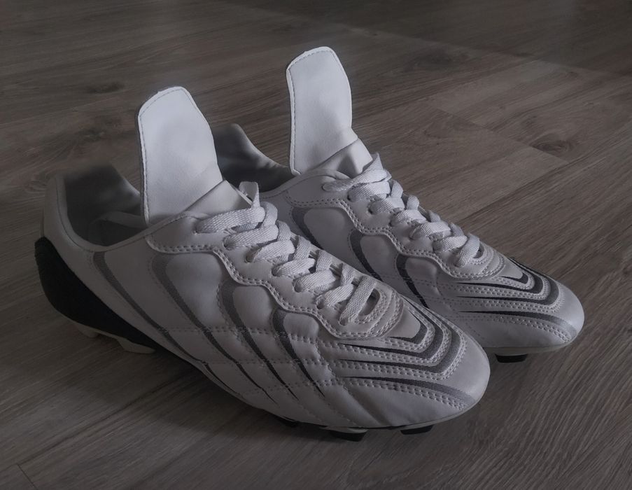 Футбольные бутсы "EKSI'S"