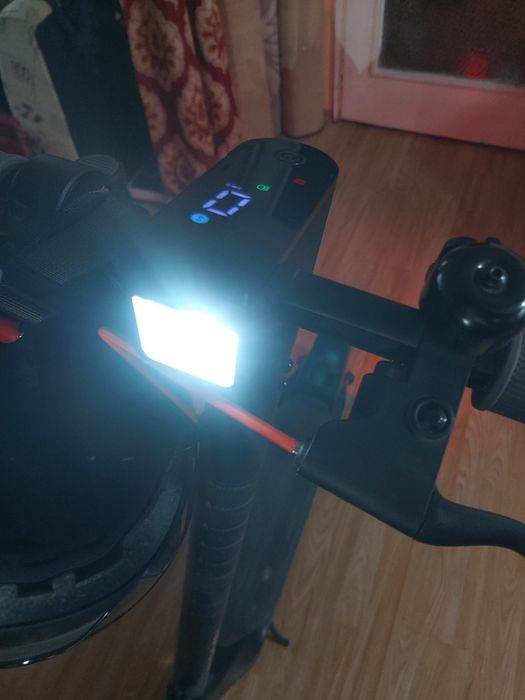 Триколка неразличими от нова