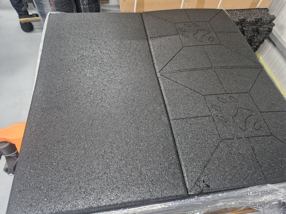 Каучукова настилка/гумена фитнес  настилка-плоча 100×50×2см Висок клас