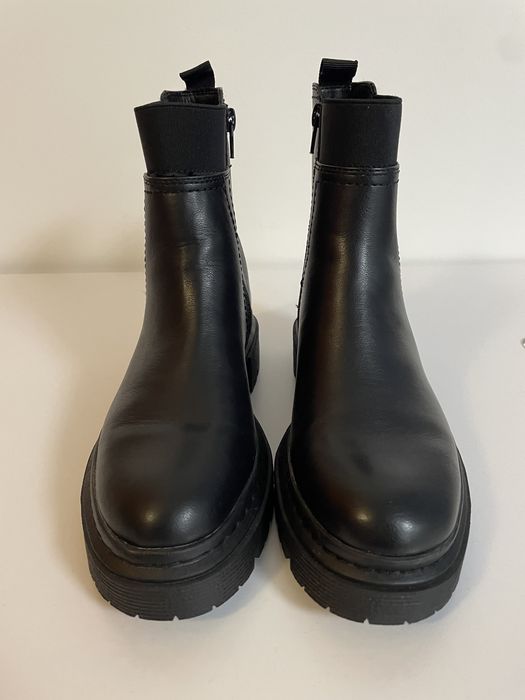 Vand ghete noi dama marimea 37