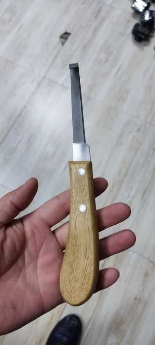 Tuyoq kesish uchun pchoq.Нож для ветеринар