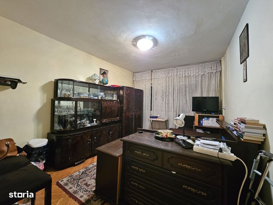 Apartament 4 camere etaj 2 strada Ion Creanga