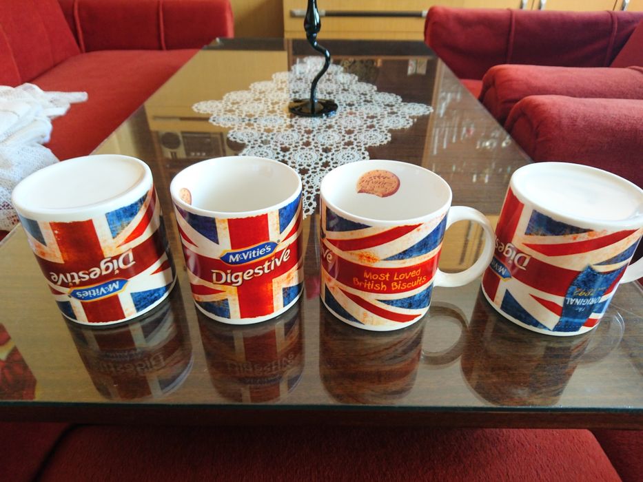 Четири броя чаши