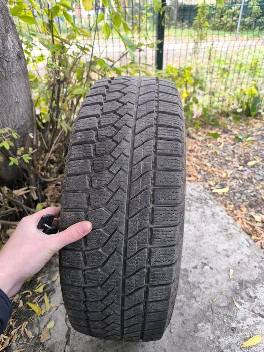 Шины зима липучка 215/60 R17