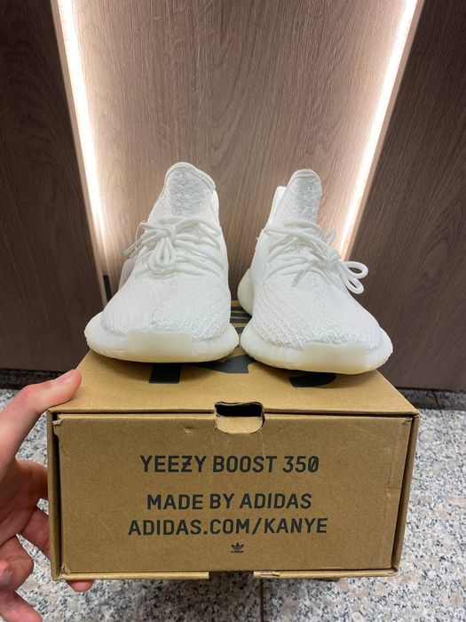 Yeezy Boosr 350v2 Cream White