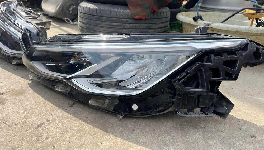 Фарове Full LED VW GOLF 8 Ляв+Десен Фар Голф 8 5H1941005\5H1941006