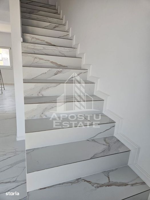 Duplex cu 3 camere, de vanzare, P+M, in Giarmata Vii