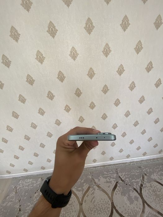 Poco F6 ( Redmi K70 )