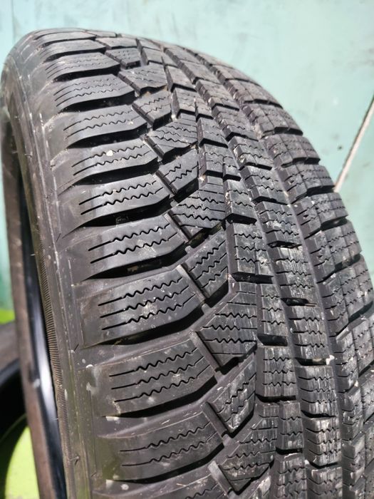 2 бр зимни 205/60/16 Hankook