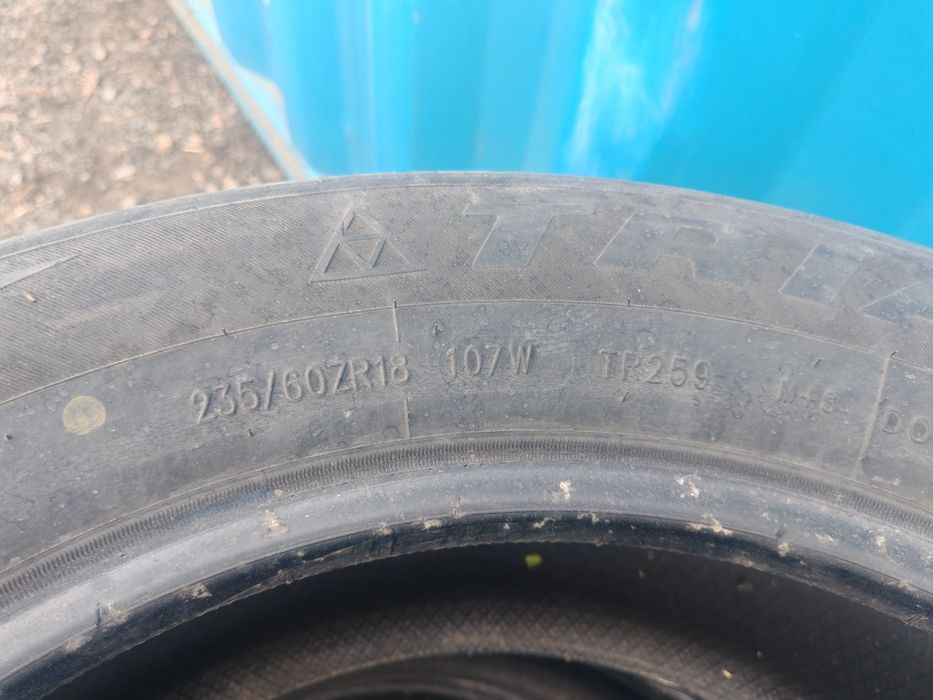 Продам резину 235/60/18
