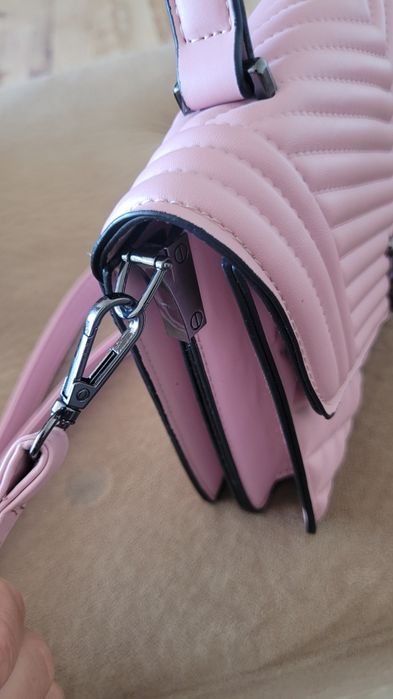 Практична Дамска чанта