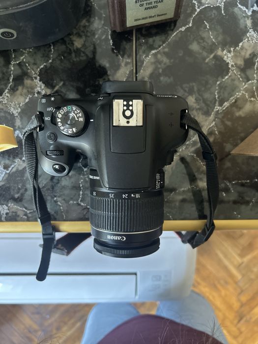 Фотоапарат Canon 2000D