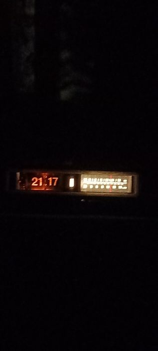 Radio cu ceas flip clock