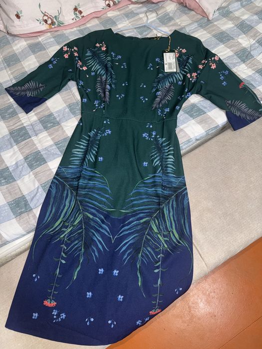 Продам новое платье