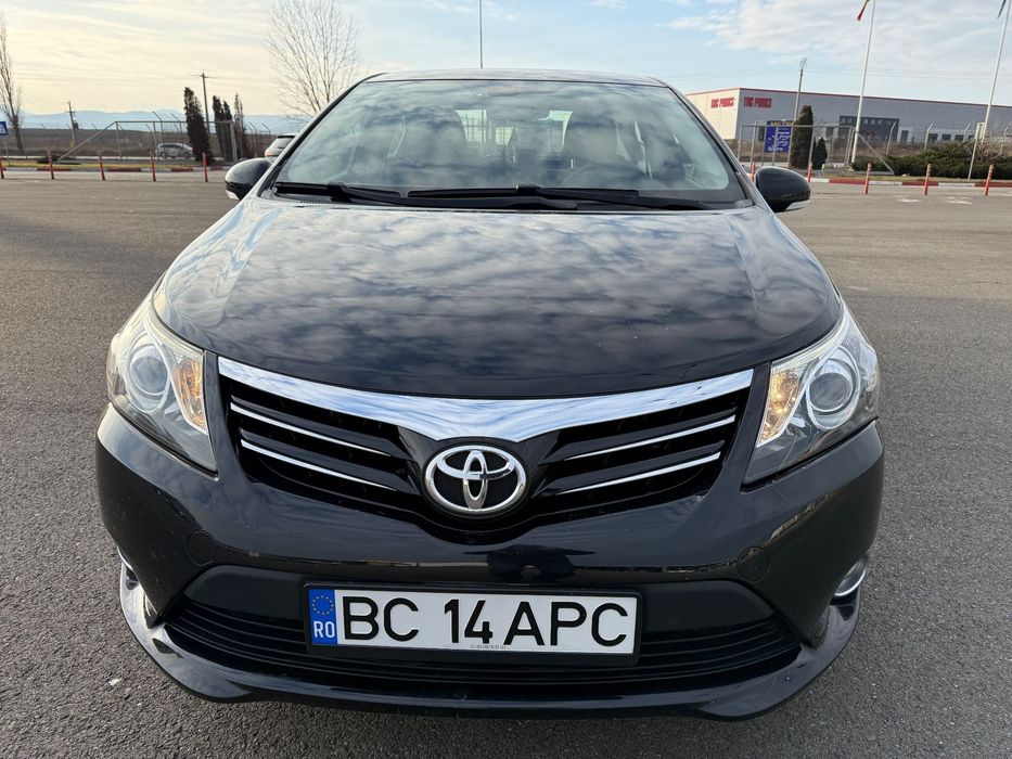 Toyota Avensis Toyota Avensis 1.8 benzină Edition S Automatǎ